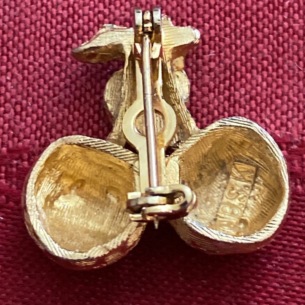 Vintage BSK Mini Cherries Gold Tone Broach - Picture 3 of 5